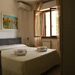 I Colori Di - A Pochi Passi Dal Lungomare Apartment *